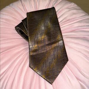 VERSINI Men’s Patterned Necktie - 100 % Silk - EUC